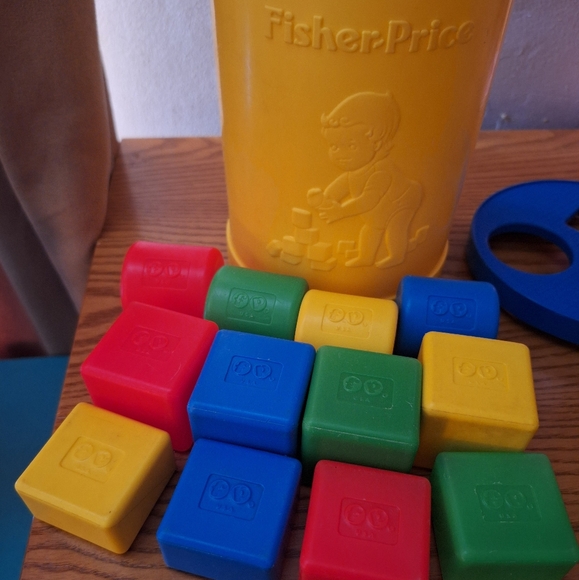 Vintage Fisherprice baby blocks sorter - Picture 5 of 5